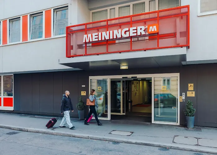 Готель Meininger Downtown Sissi