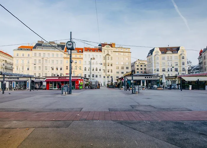 Готель Meininger Downtown Sissi 3*
