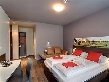 Готель Meininger Downtown Sissi 3*