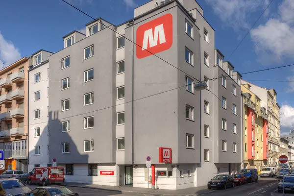 Meininger Downtown Sissi Готель